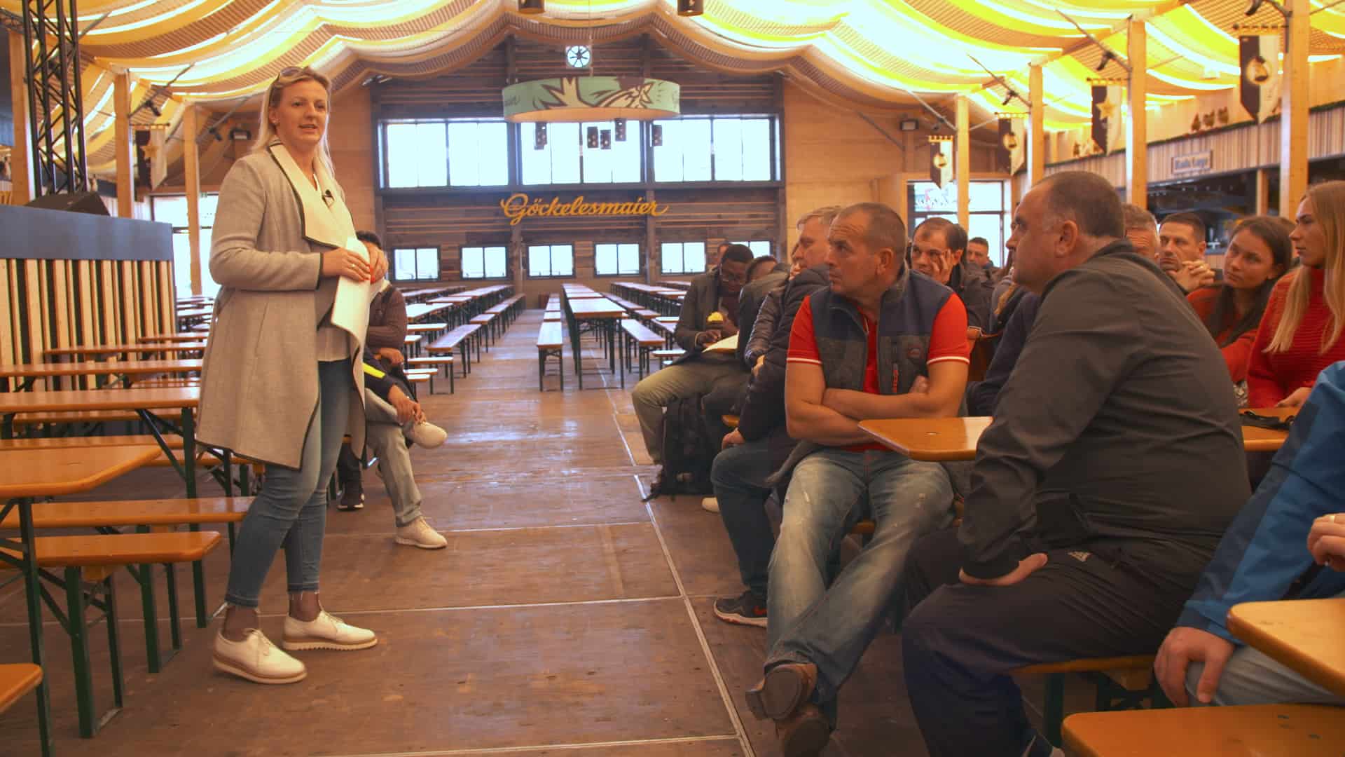 Die Jahrmarkt-Profis Reportage, ZDF - Arbeitermeeting im Zelt - Filmproduktion hawkins.film